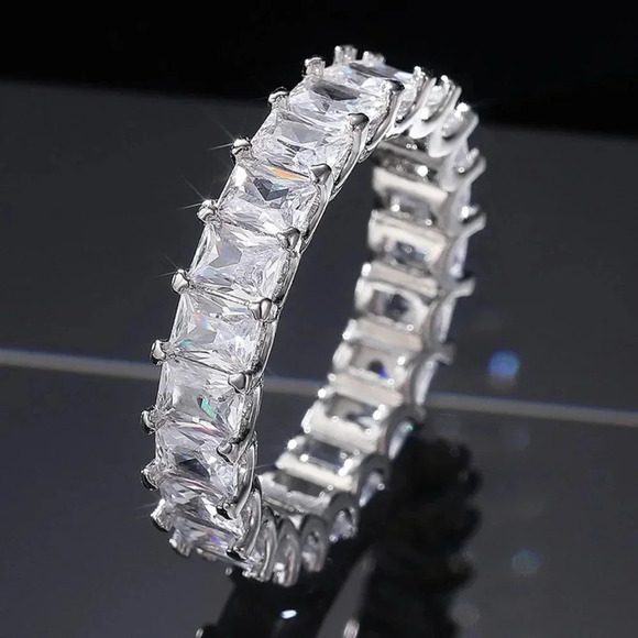 🦋925 Sterling Silver Plated Clear CZ Eternity Wedding/Engagement Ring,UNVN12103 - Picture 1 of 1